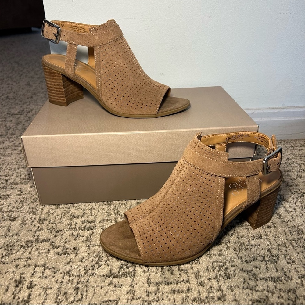 Franco Sarto Taupe Suede Harlet2 Peep Toe Strappy Heels Size 6.5